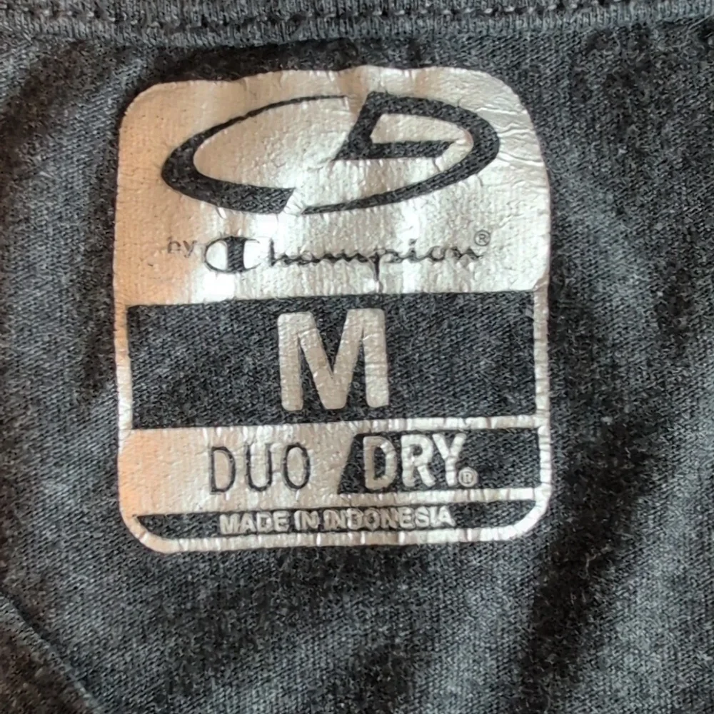 4 Medium Exercise Shirts - Picture 9 of 9